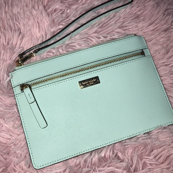 Kate Spade wristlet - Picture 1 of 1